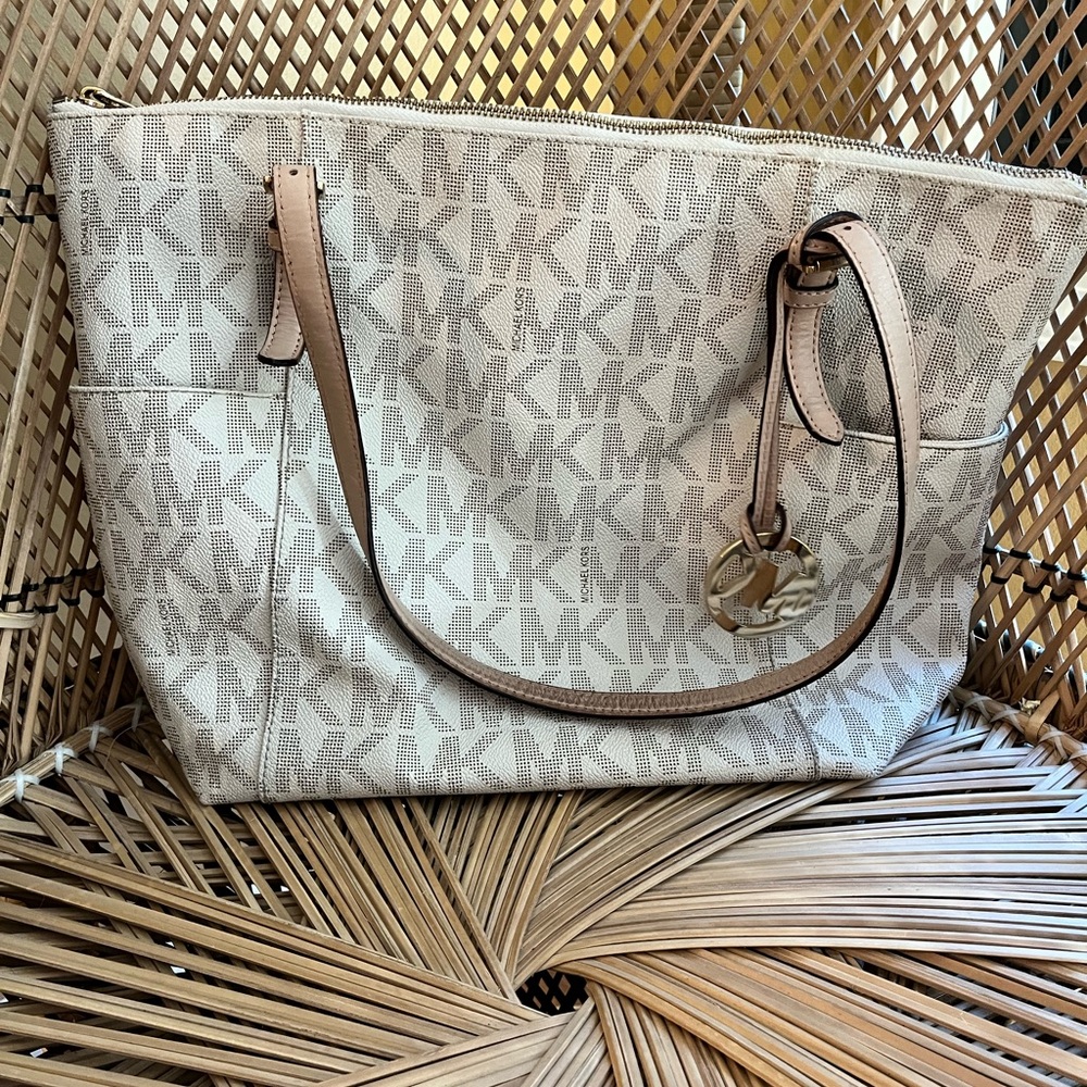 Michael Kors Jet Set Ladies Large Leather Tote Handbag